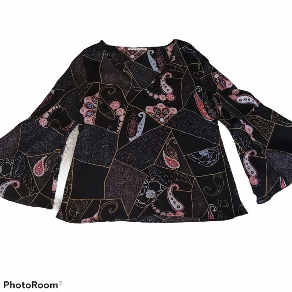 Gorgeous Violet + Claire Bell Sleeve V Neck Blouse sz S